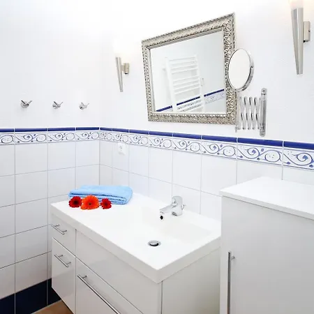 Apartman Alexandra - 13-18 *